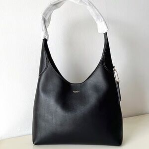 Coach Shoulder Bag 28 in black